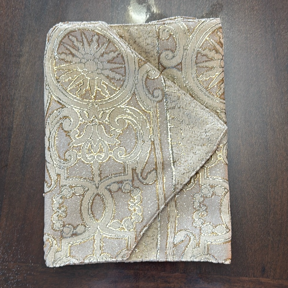 Table runner